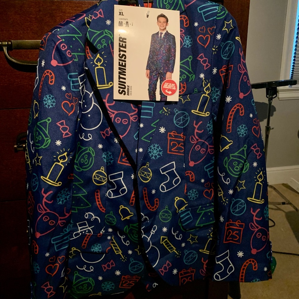 Boys XL holiday suit with tie.